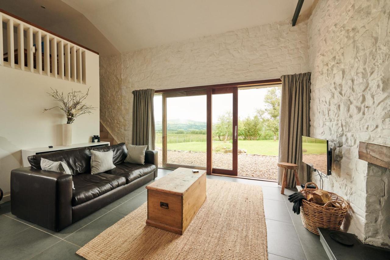Wildhaven- Idylic Rural Farmhouse With Log Burner And Countryside Views Gwynfe Buitenkant foto