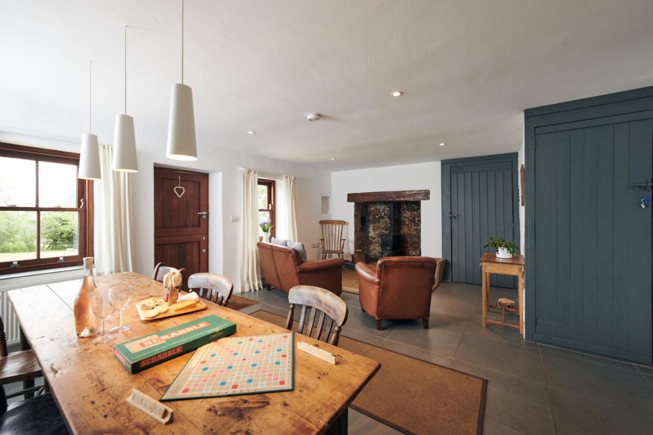 Wildhaven- Idylic Rural Farmhouse With Log Burner And Countryside Views Gwynfe Buitenkant foto